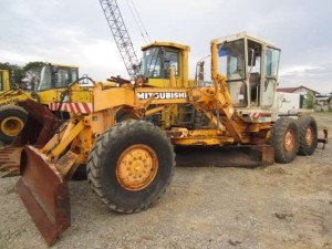 Motor Grader Mitsubishi Terbesar Di Dunia